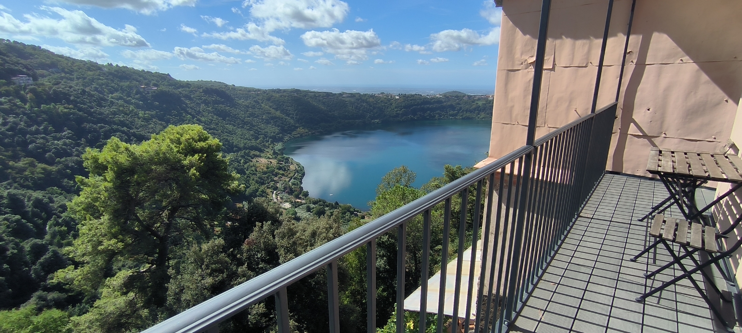 Appartamento in Vendita a Nemi – Incantevole Vista sul Lago