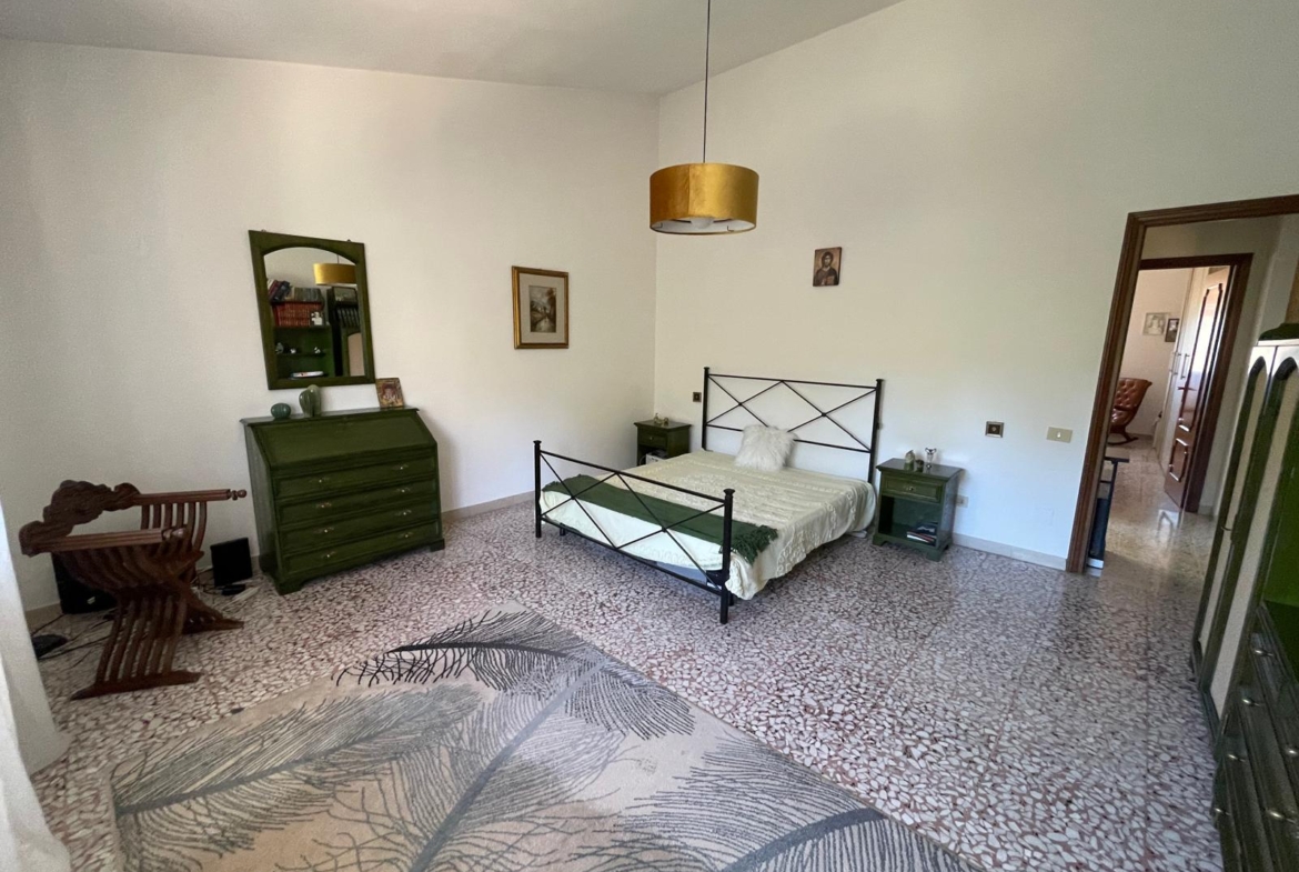 Appartamento in Vendita a Nemi – Incantevole Vista sul Lago